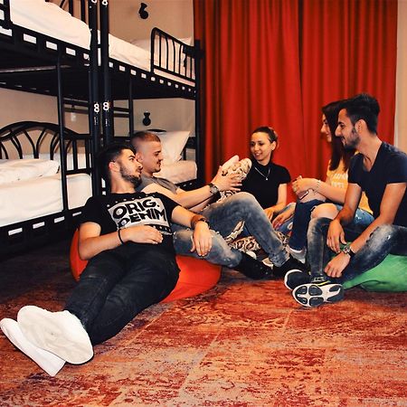 B13 Hostel Сибиу Экстерьер фото
