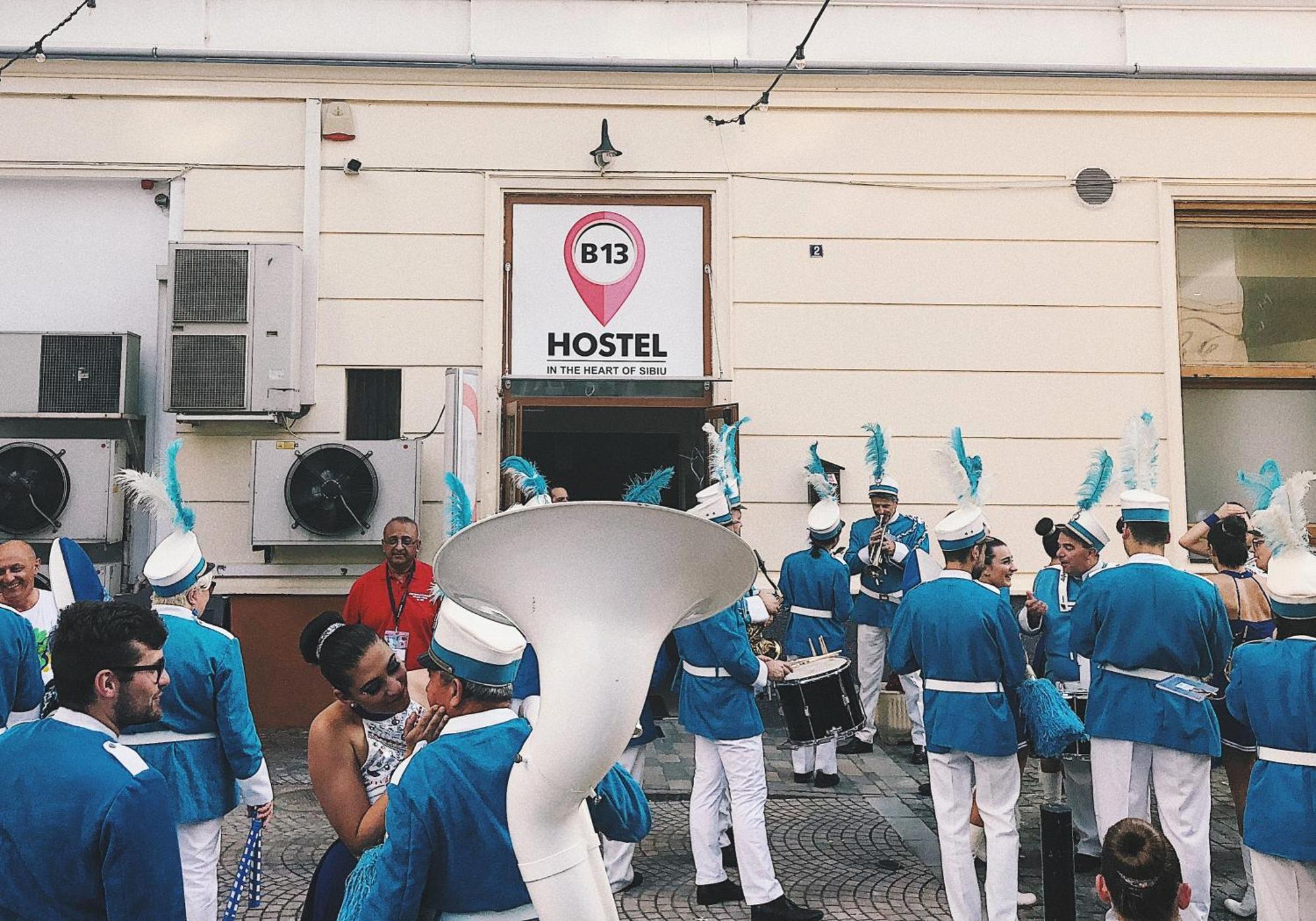 B13 Hostel Сибиу Экстерьер фото