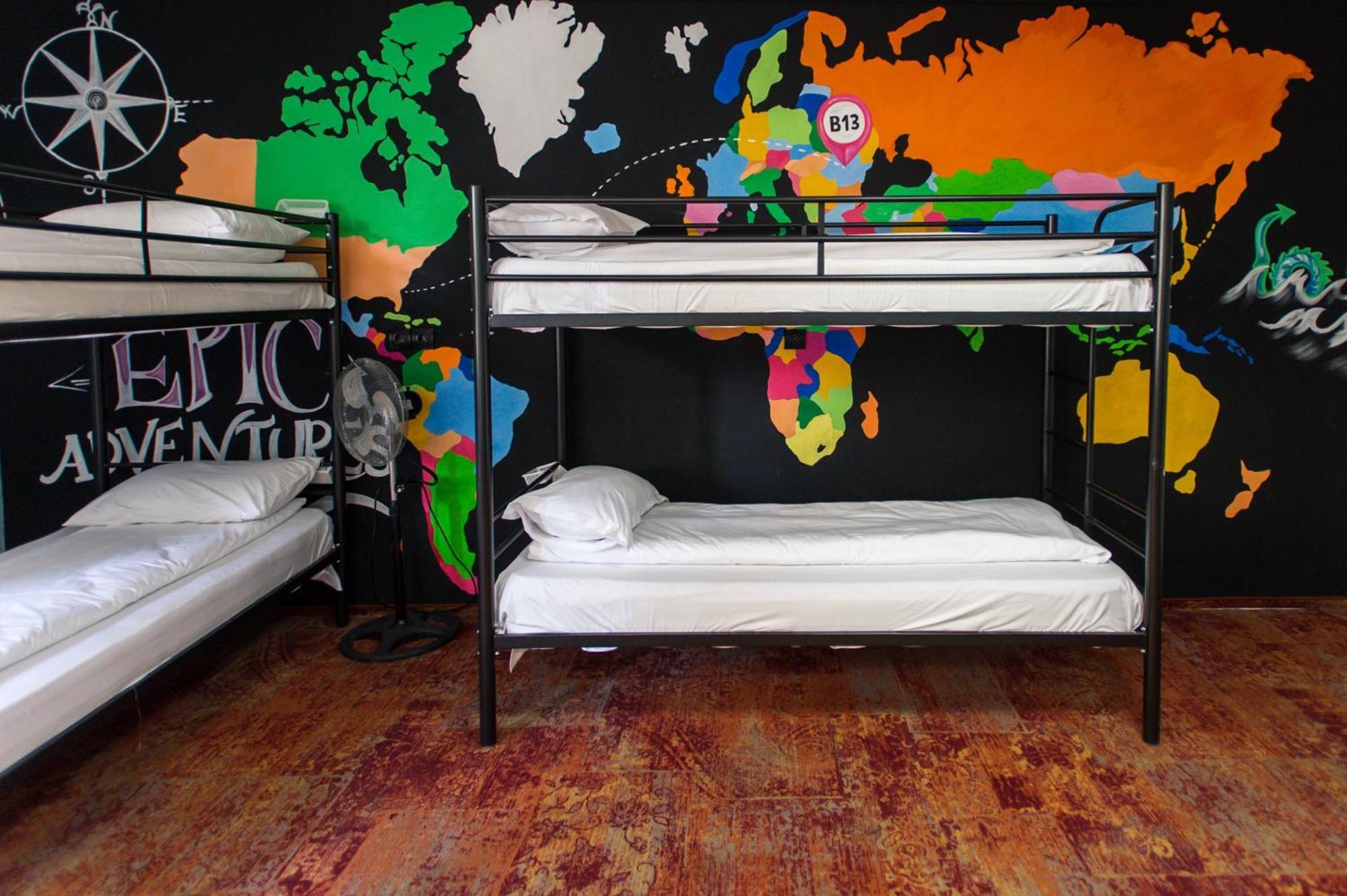 B13 Hostel Сибиу Экстерьер фото